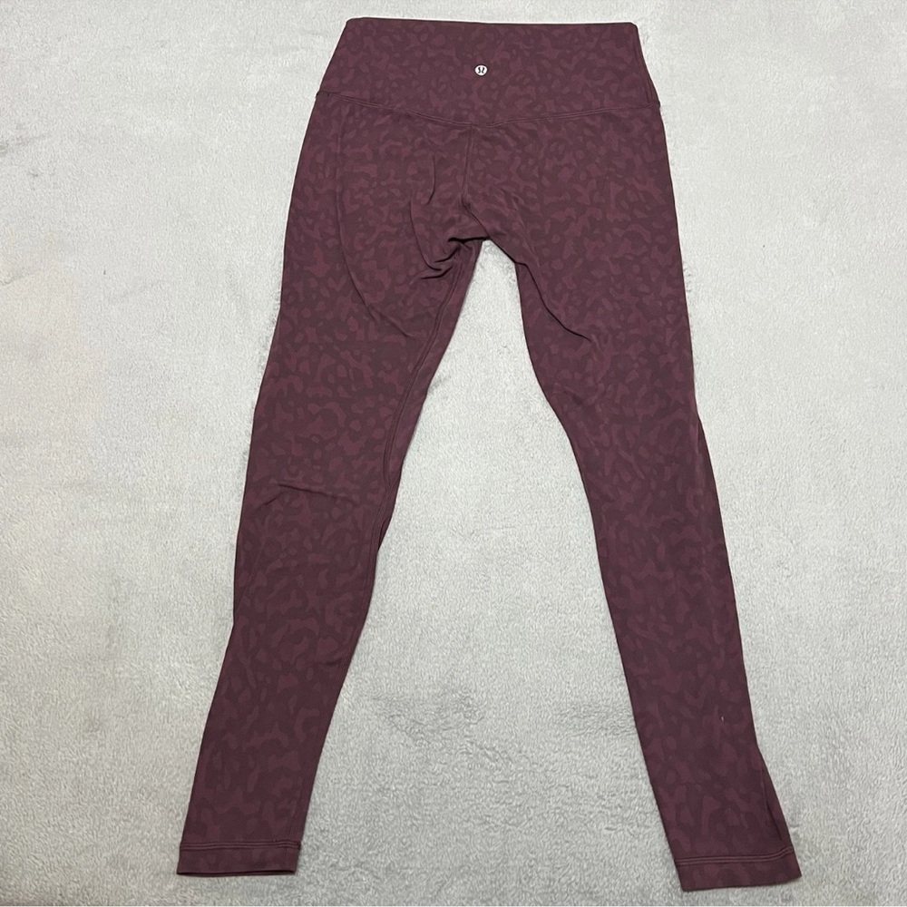 Lululemon leggings Womens Size 8  Purple Pattern